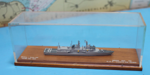 Fregatte F 330 NRP "Vasco da Gama" Meko 200 PN (1 St.) PT 1989/91 in Vitrine